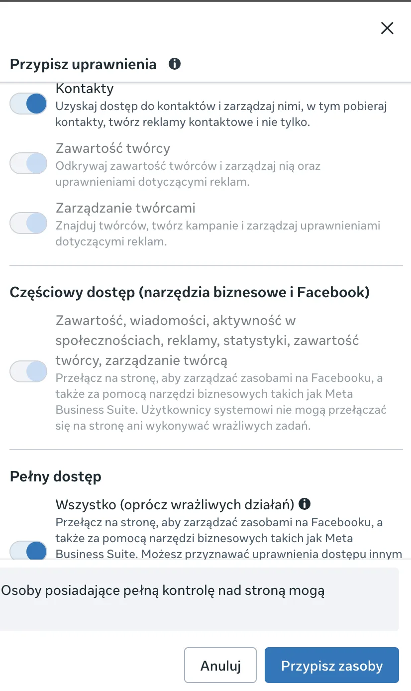 Lista uprawnień strony z włączonymi przełącznikami Kontakty i Wszystko