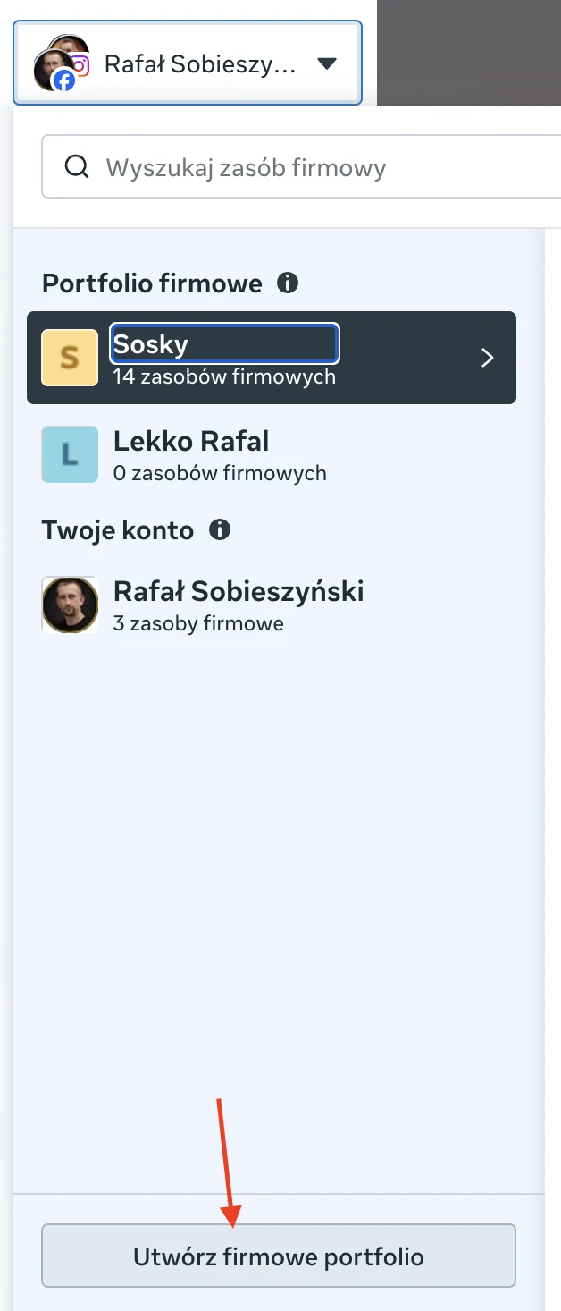 Rozwinięta lista portfolio z przyciskiem Utwórz firmowe portfolio na dole